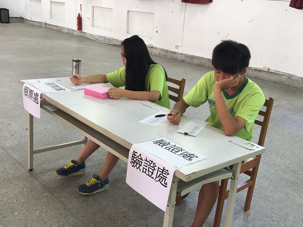 點選作品以查看原圖
