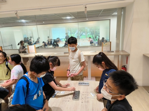 點選作品以查看原圖