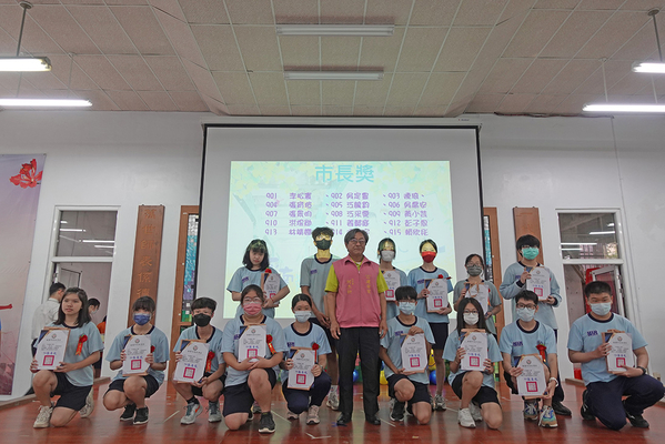 點選作品以查看原圖
