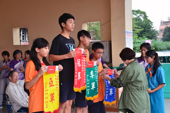 點選作品以查看原圖